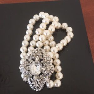 ❤️❤️ GORGEOUS GORGEOUS PEARLS AND STUDS BRACELET ❤️❤️